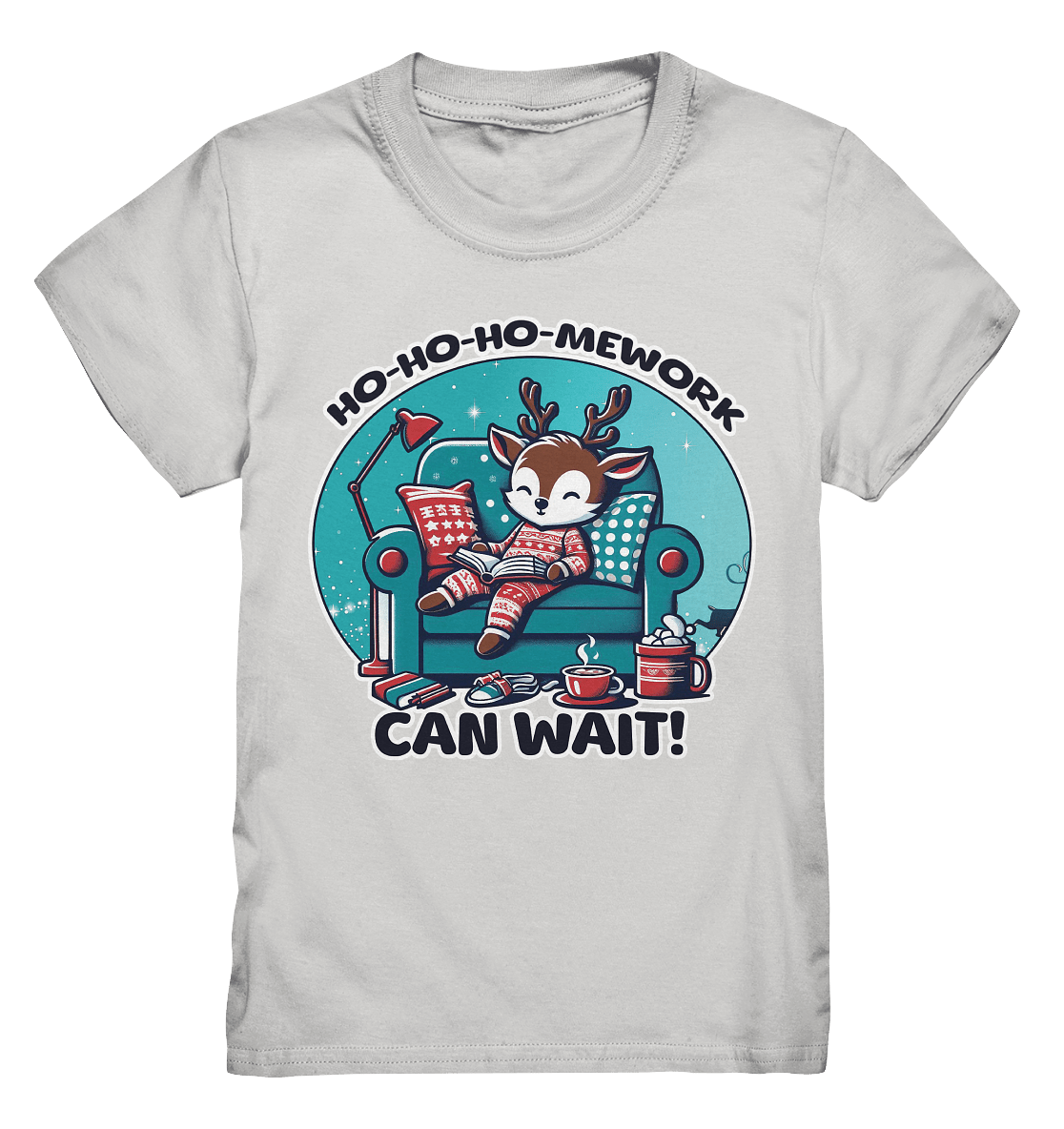 Ho - Ho - Ho - mework Can Wait – Das gemütliche Rentier im Weihnachtsschlaf! - Kids Premium Shirt - FaunaFeels Onlineshop Kids & Babys