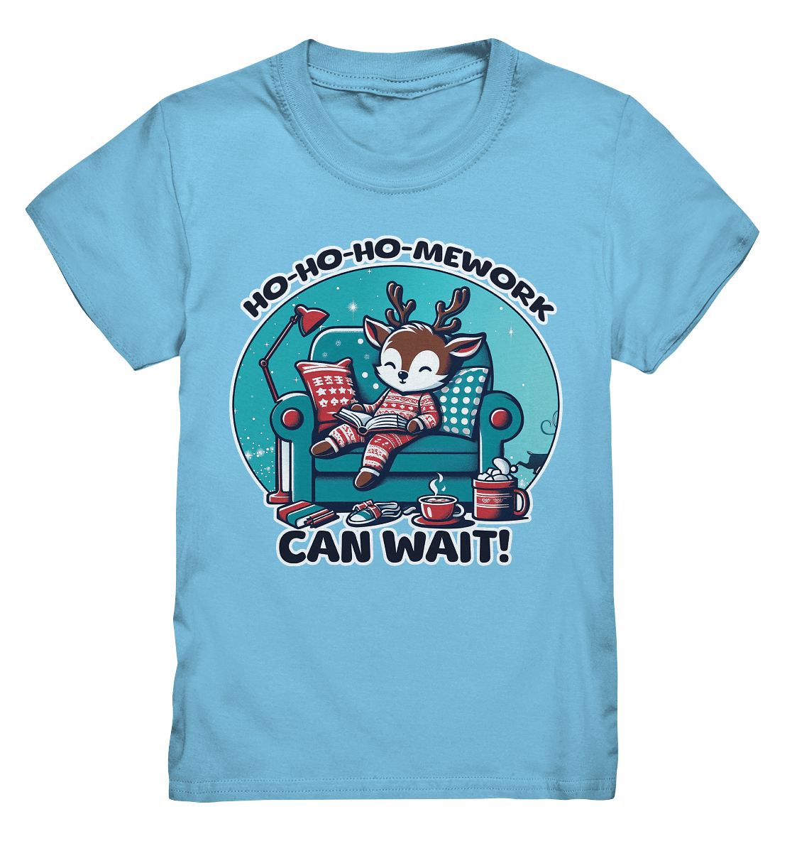 Ho - Ho - Ho - mework Can Wait – Das gemütliche Rentier im Weihnachtsschlaf! - Kids Premium Shirt - FaunaFeels Onlineshop Kids & Babys