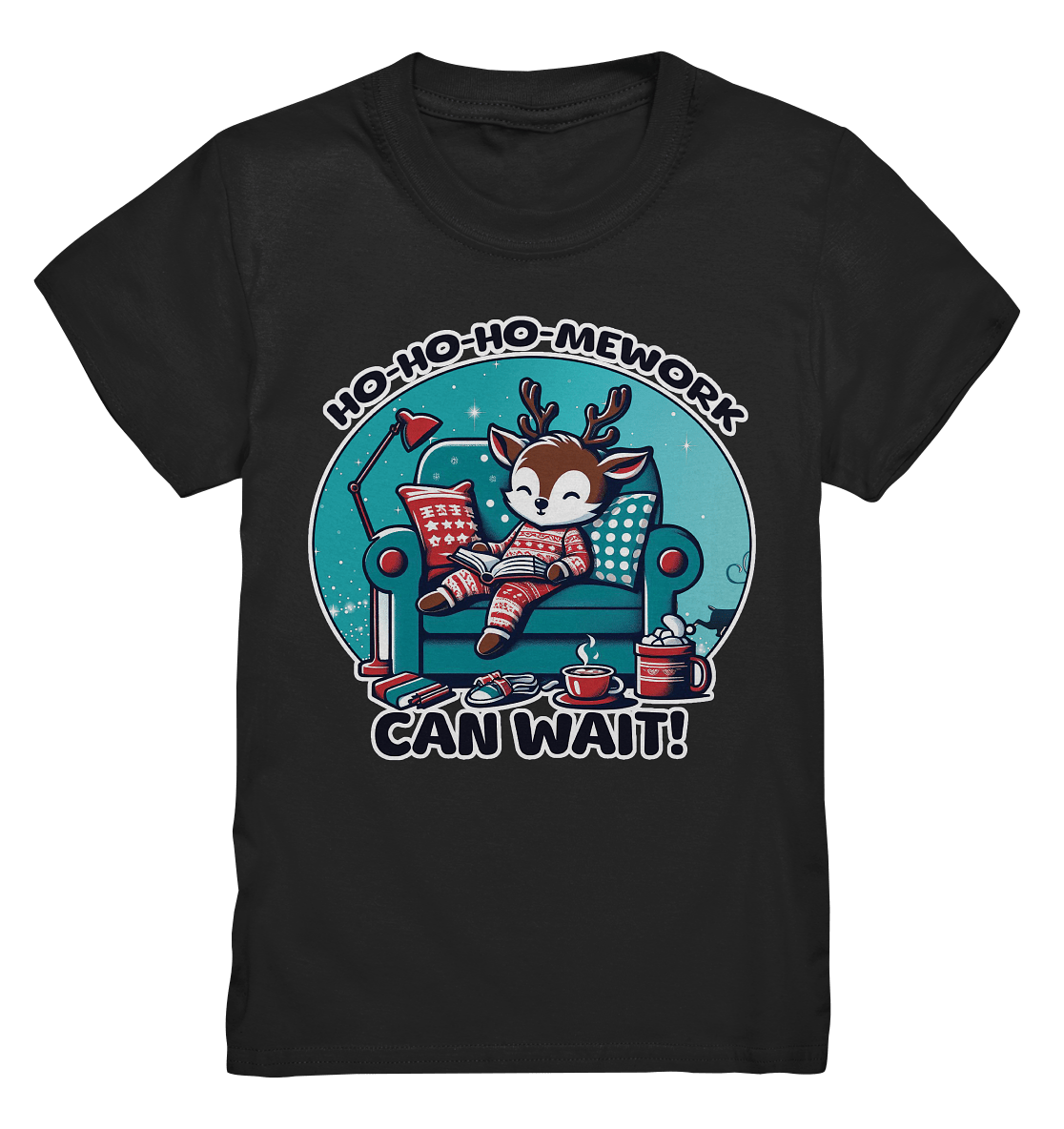 Ho - Ho - Ho - mework Can Wait – Das gemütliche Rentier im Weihnachtsschlaf! - Kids Premium Shirt - FaunaFeels Onlineshop Kids & Babys